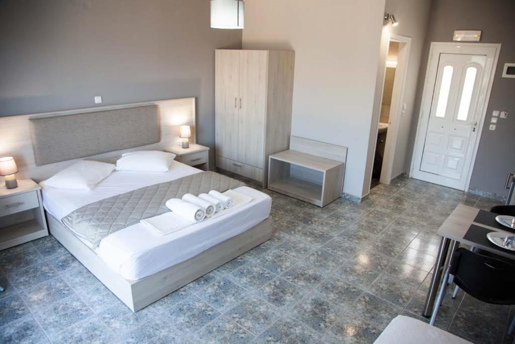 Nikoleta'S Studios Argostoli  Buitenkant foto